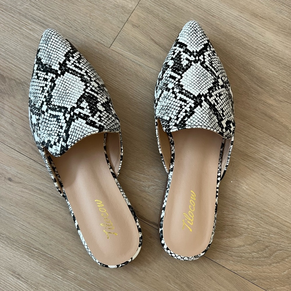 New never worn snakeskin flats - mules